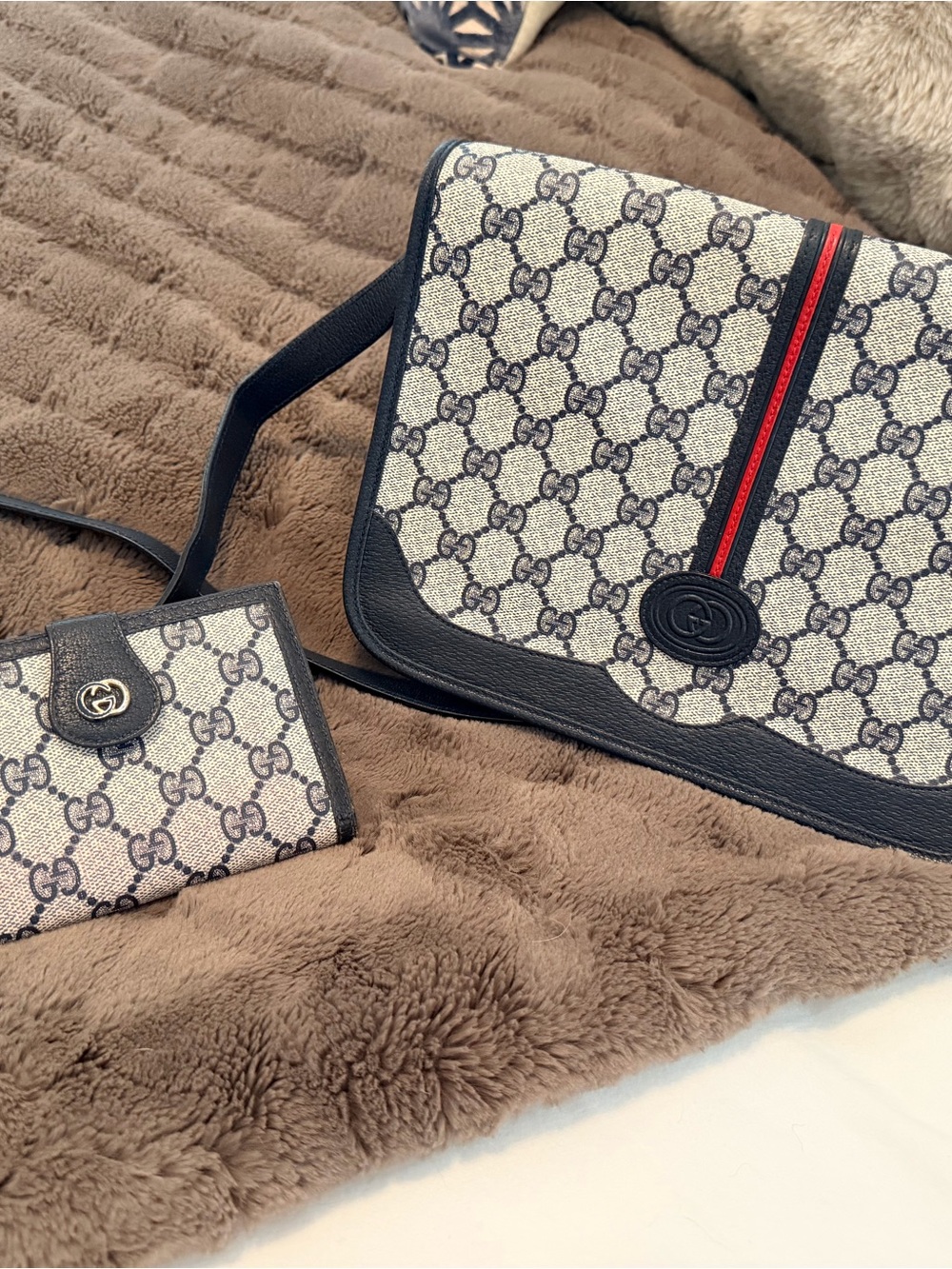 Gucci Beige Crossbody with Navy Trim & Red Stripe (matching wallet included) - Picture 4 of 6